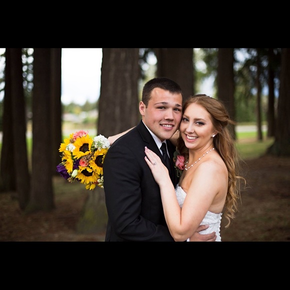 Meet your Posher, Hailey - Picture 3 of 8